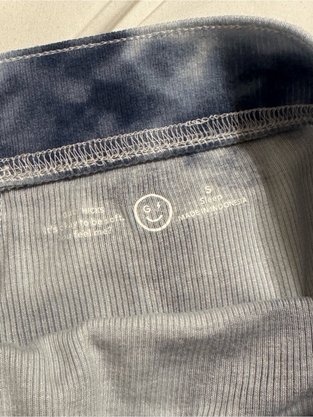 Hollister Gilly Hicks Tank (Medium) & Shorts (Small) Pajama Set in Blue Tie Dye - Picture 3 of 7